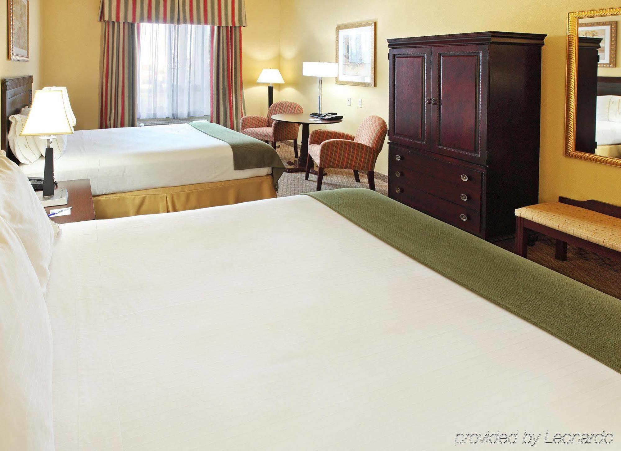 Holiday Inn Express Hotel And Suites Shreveport South Park Plaza By Ihg Room photo